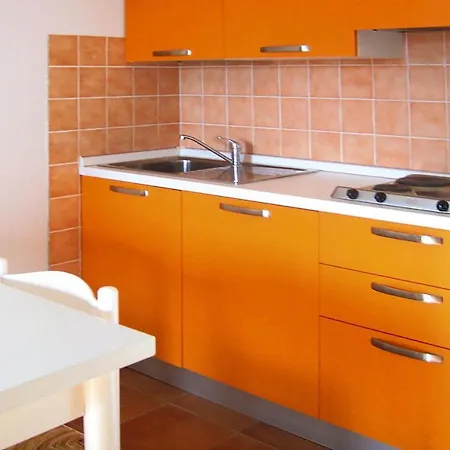 Marina Di Pinarello, 3 For 6 Pers Apartment Zonza