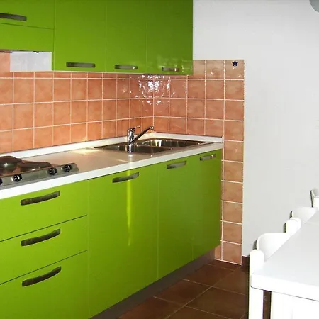 Marina Di Pinarello, 3 For 6 Pers Apartment Zonza